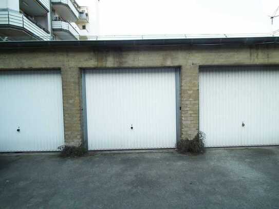 Garage in nicht-öffentlichem Innenhof Kölner Straße