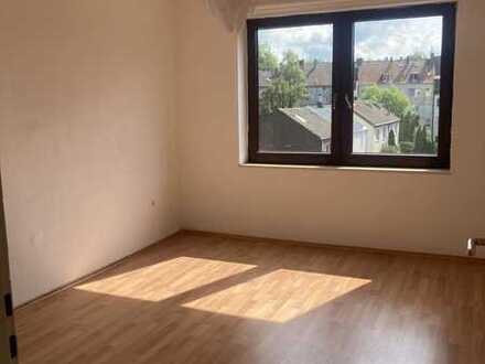 Helle großzügig geschnittene 2-Zimmer-Wohnung mit Sonnenbalkon