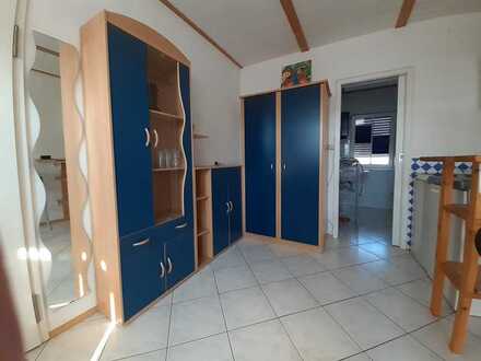 Stilvolle 1-Zimmer-DG-Wohnung mit Küchenzeile in Mannheim