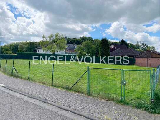 Großzügiges Baugrundstück in naturnaher Lage