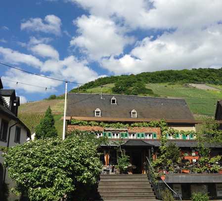 *** Gut besuchtes, ansprechendes Weinhaus, Restaurant, Pension mit Sonnenterrasse in Mesenich***