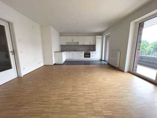 ****Geräumige 4 Zimmer Wohnung mit großen Balkon****