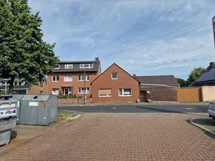 *Interessantes Grundstück - teils bebaut mit einem Mehrfamilienhaus - mit vielen Möglich