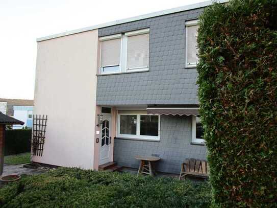 Birkenfeld, neu renoviertes Reihenendhaus, Wfl. ca. 103,78 m², wahlweise EBK, mit Garten und Garage