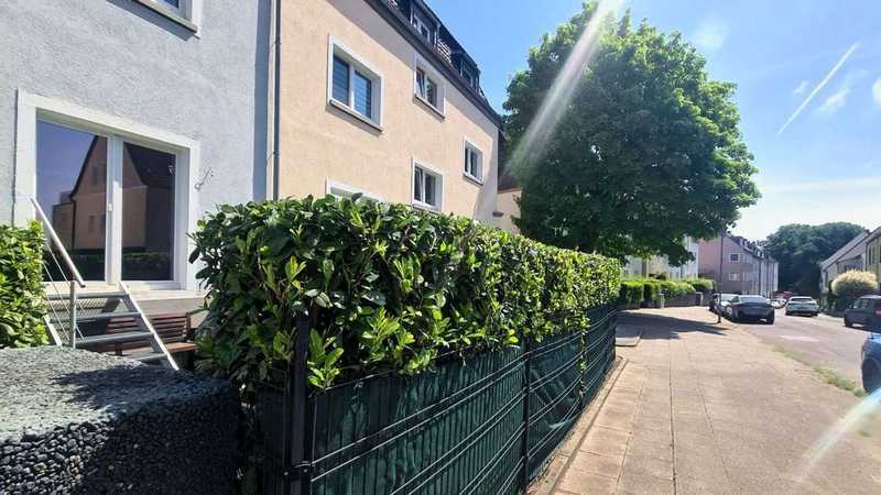 Voll MÖBLIERTe 2-Zi.-Wohlfühlwohnung: Exklusives Bad, EBK & Gemeinschaftsgarten, Nähe Klinikum