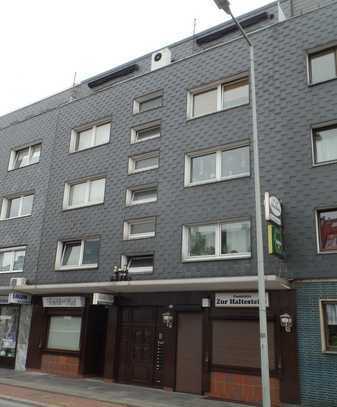 renovierte 2-Zimmer-Wohnung mit Balkon in Wanheimerort
