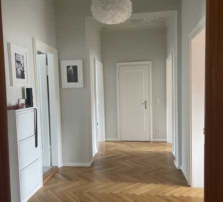 Befristet für 3 Jahre: Möblierte 3-Zimmer-Wohnung mit Balkon in Friedrichshain