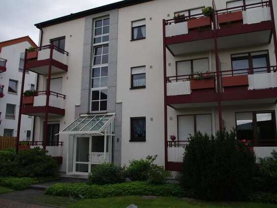 Helle 3 Zimmerwohnung mit Balkon und TG-Stellplatz