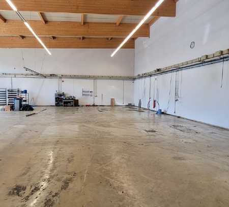 800 - 1200 m2 Lager / Produktionshalle - Leimbinderkonstruktion - mit Büro