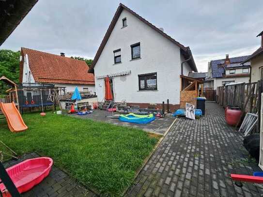 Freistehendes Einfamilienhaus mit schönem Garten, Freisitz und Garage!