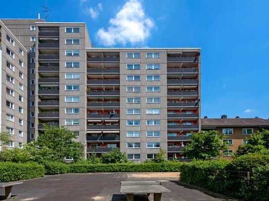 3-Zimmer-Wohnung im Hochhaus mit Loggia