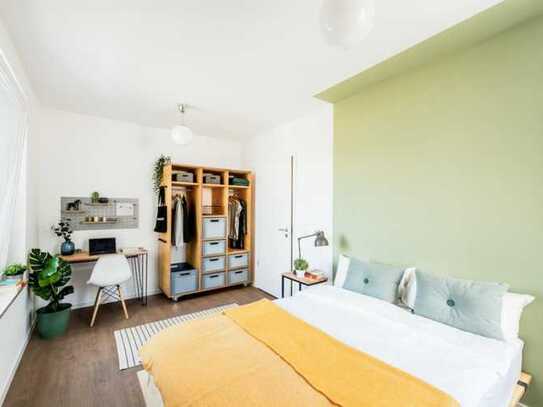 Neat double bedroom in Moabit