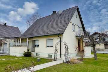 Einfamilienhaus oder Baugrundstück in zentraler Lage