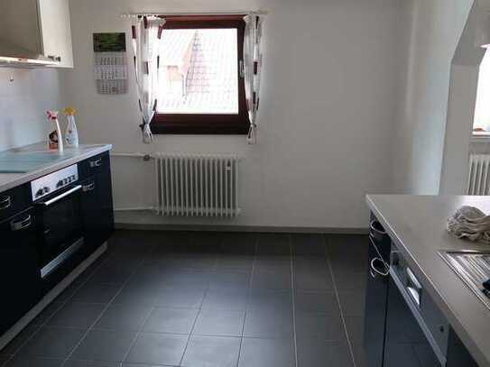 Vollständig renovierte 3-Raum-Wohnung mit Einbauküche in Kaiserslautern
