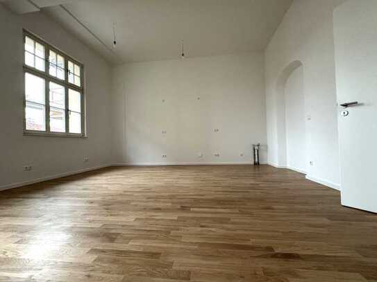 Erstbezug in exklusiver Lage – Stilvolle 2-Zimmer-Wohnung mit EBK und Balkon