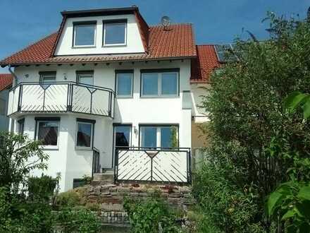 Gepflegte Wohnung mit vier Zimmern und Balkon in Illingen