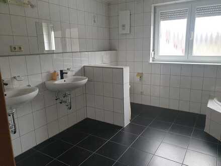 Großzügige 6 Zimmer DDH/ Wohnung zu vermieten