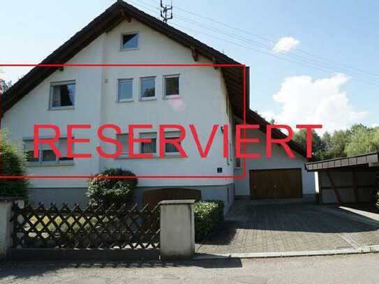 *** 4-Zi. Maisonette EG-DG in 3 Familienhaus im Grünen ***