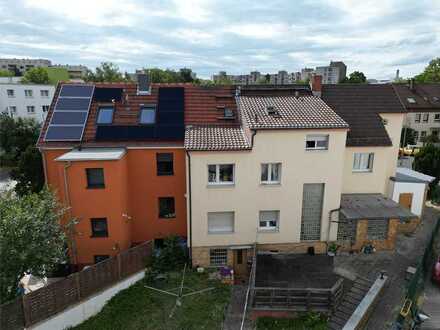 Einzigartiges Mehrfamilienhaus mit Tierarztpraxis in Frankfurt Nieder-Eschbach!
