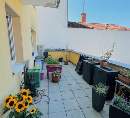 *** FREI SOFORT Wohnen in der INNENSTADT mit GROSSEM BALKON und GARAGE ***