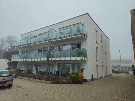 Neuwertige Erdgeschosswohnung mit Terrasse in Ingolstadt-West