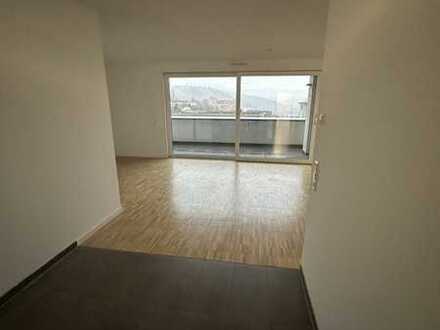 schöne 2-Zi.-Penthouse-Wohnung mit TG-Stellplatz!