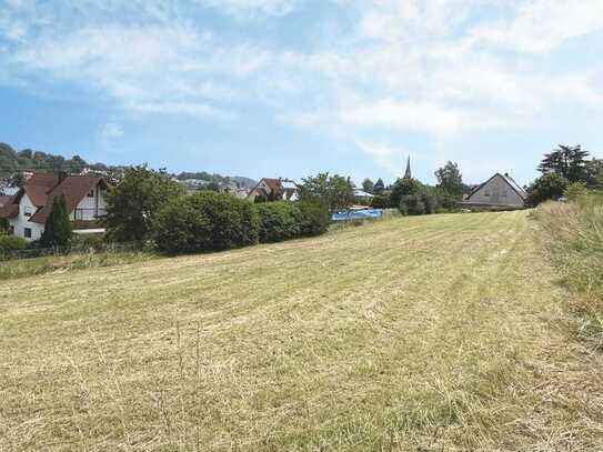 Exklusives Grundstück in zentraler Lage mit vielfältigen Bebauungsmöglichkeiten.