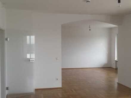 Exklusive 4,5 Zimmerwohnung, 140 qm, in Weinheim-Lützelsachsen
