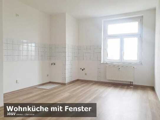 Frisch renovierte 2-Zimmer Wohnung mit Tageslichtbad und Wohnküche.