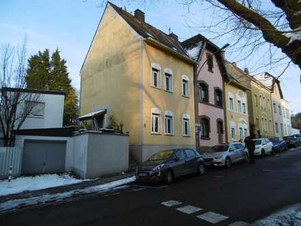 MG-Odenkirchen: Historisches Einfamilienhaus in City-Lage auf der Kirchhofstraße
