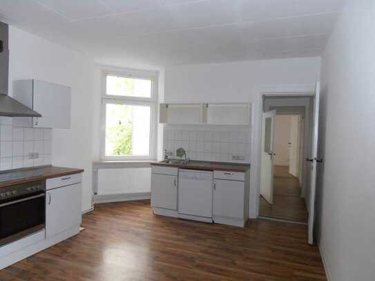 Frisch renovierte 3,5-Raum-Wohnung mit EBK am Hasselbachplatz erwartet Sie!