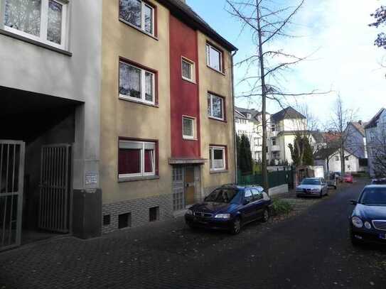 Renovierte Wohnung in ruhiger Seitenstrasse!