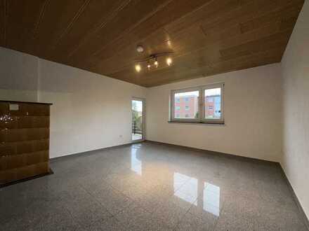 3 - Zimmer Erdgeschosswohnung mit Balkon