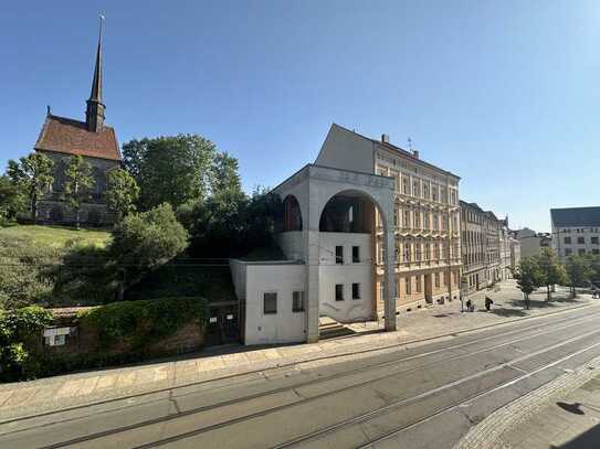 Zentrale, helle 3-Raumwohnung, im 1.Obergeschoss mit tollem Ausblick & sonnigem Gemeinschaftsgarten!