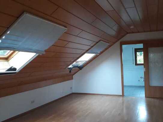 Attraktive 3,5-Zimmer-Dachgeschosswohnung mit Balkon in Schwarzach