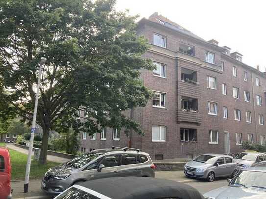 3,5-Zimmer-Wohnung in der Südstadt mit Balkon und EBK