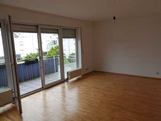 Exklusive 1-Zimmer-Wohnung mit Balkon und Einbauküche in Kuppenheim
