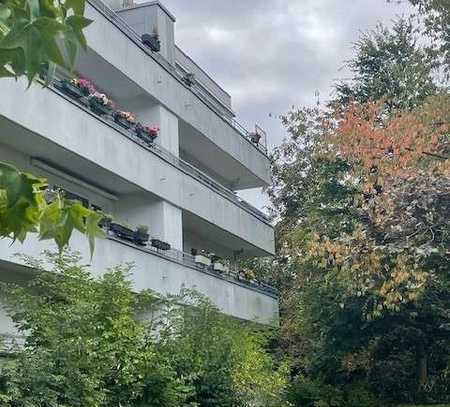 Hösel- zentral gelegene ETW mit schönem Balkon, Aufzug und Tiefgaragenstellplatz