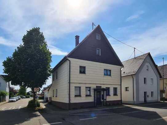 *** Freistehendes Einfamilienhaus in zentraler Lage von Höfingen! ***