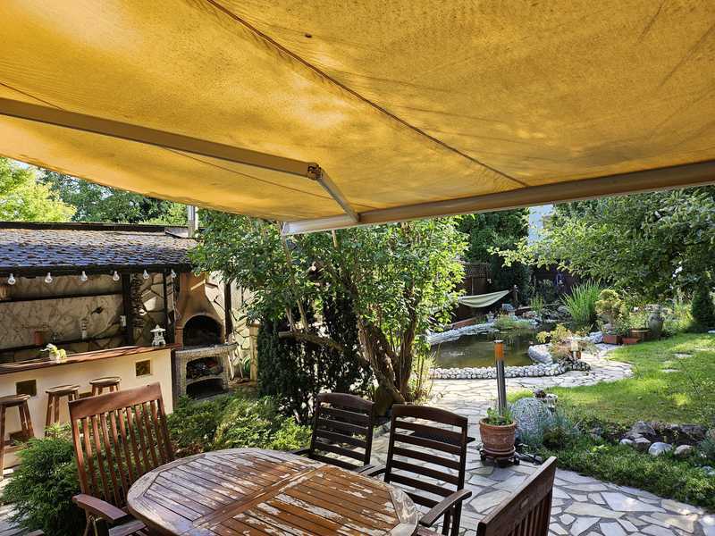 Möblierte Doppelhaushälfte (6.0-Zimmer, 2 Badezimmer, 1 Gäste-WC, Keller, Garage) in Lichtenrade