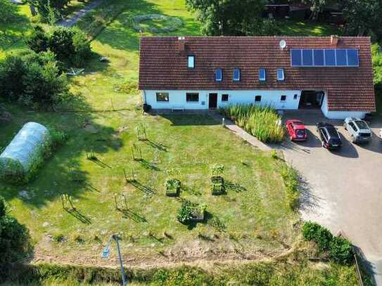 Landhaus mit großzügigem Grundstück und Blick ins Grüne