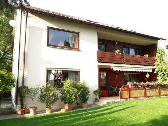 Nordendorf: 4 Zimmer + Küche mit EBK + Bad mit Wanne u. Dusche + sep. WC + Balkon + Garage + Keller