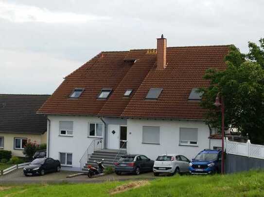 Schöne, geräumige 1 ZKB-Wohnung mit Südgarten und fantastischem Ausblick