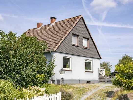 Teilsaniertes Einfamilienhaus in ruhiger Lage mit Vollkeller