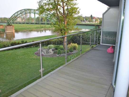 Luxuriöse 3-Zimmer-Wohnung mit Balkon in renommierter Lage an der Weser in Minden