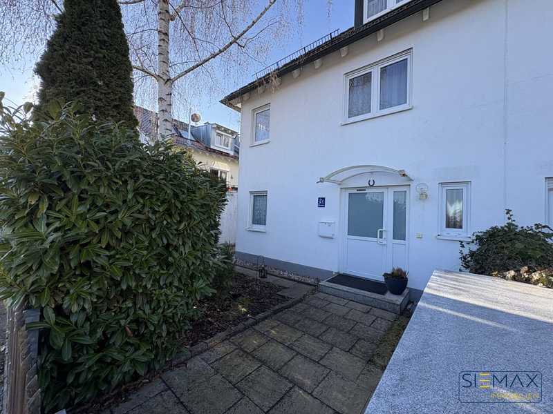 Doppelhaushälfe mit Sonne verwöhnt
in München Aubing