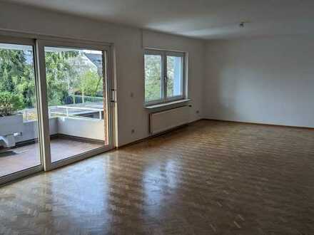 Helle 3-Zimmer-Wohnung mit Balkon und Gartenblick in Troisdorf