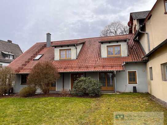 Einseitig angebautes Einfamilienhaus im Zentrum von Speichersdorf