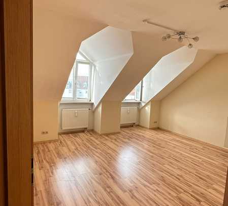 Wunderschöne helle 2 Zimmer Wohnung mit TG-Stellplatz in Günzburg - auch WG geeignet