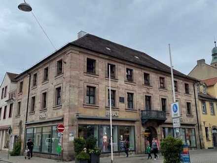 Büro- und/oder Praxisräume im Herzen von Erlangen zu vermieten.